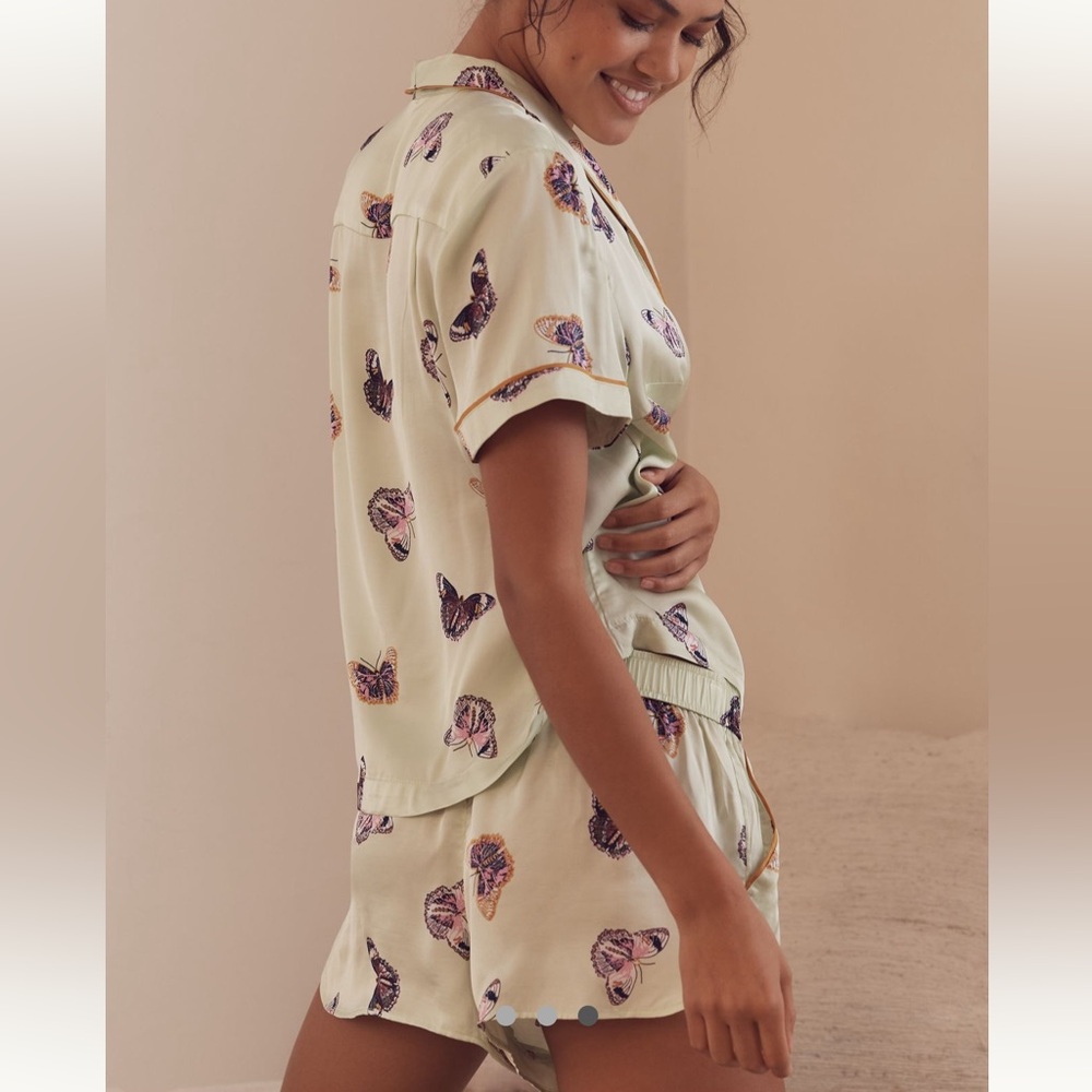 By Anthropologie Silky Patterned Pajama Set - Picture 3 of 3